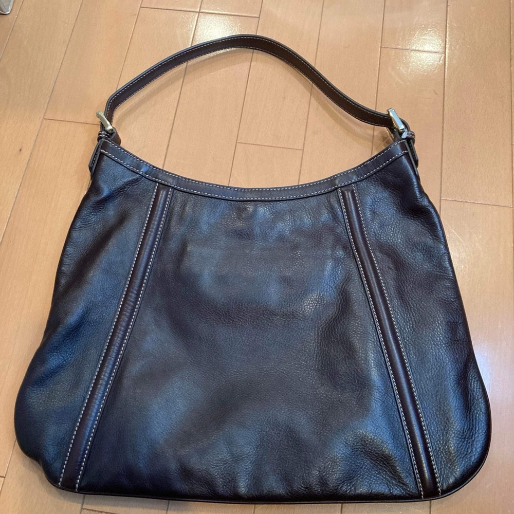 Gucci Dark Brown Shoulder Bag with Iconic Emblem - Picture 3 of 12